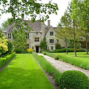 English lawn and hedging English lawn and hedging